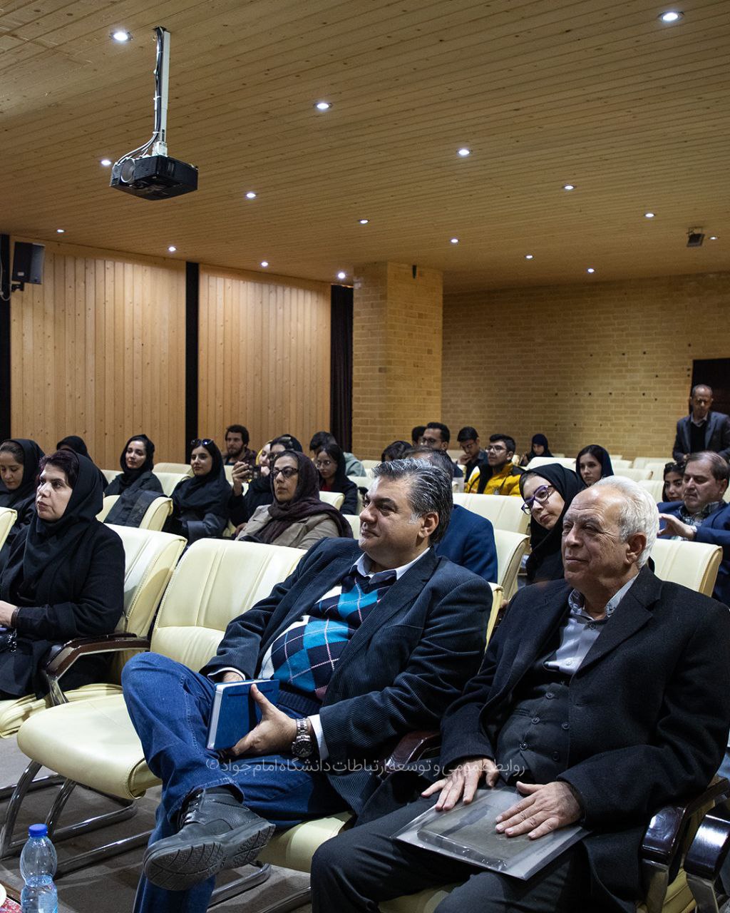 گزارش تصویری: میزگرد علمی راه‌اندازی رشته ایران‌شناسی